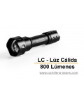 Linterna LUZ CALIDA con zoom 800 lúmenes